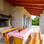 Azura Holiday home Pula
